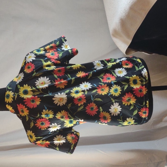 Vintage 70's Black w/Daisies Short Sleeved Button Up Blouse -Modern Edge Sz LG - Picture 9 of 16